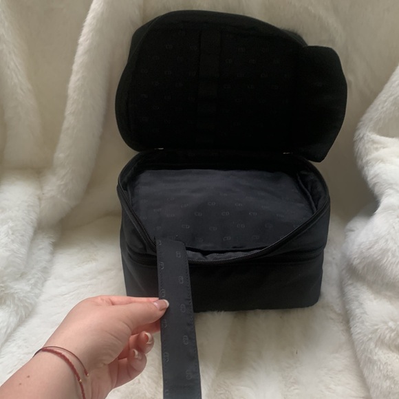 Dior - Brand New 2 compartment makeup with makeup brush holder section - Picture 5 of 7